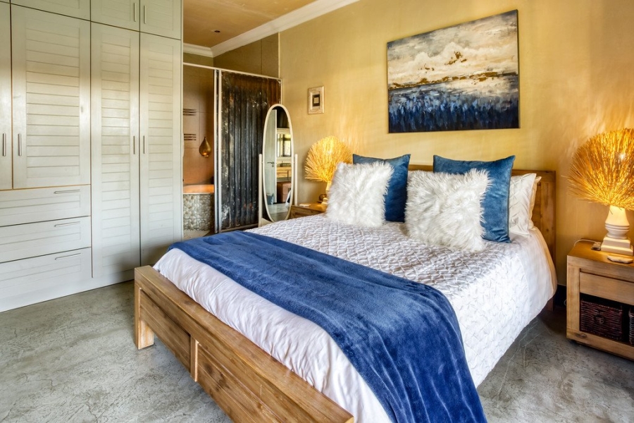 5 Bedroom Property for Sale in Panorama Western Cape
